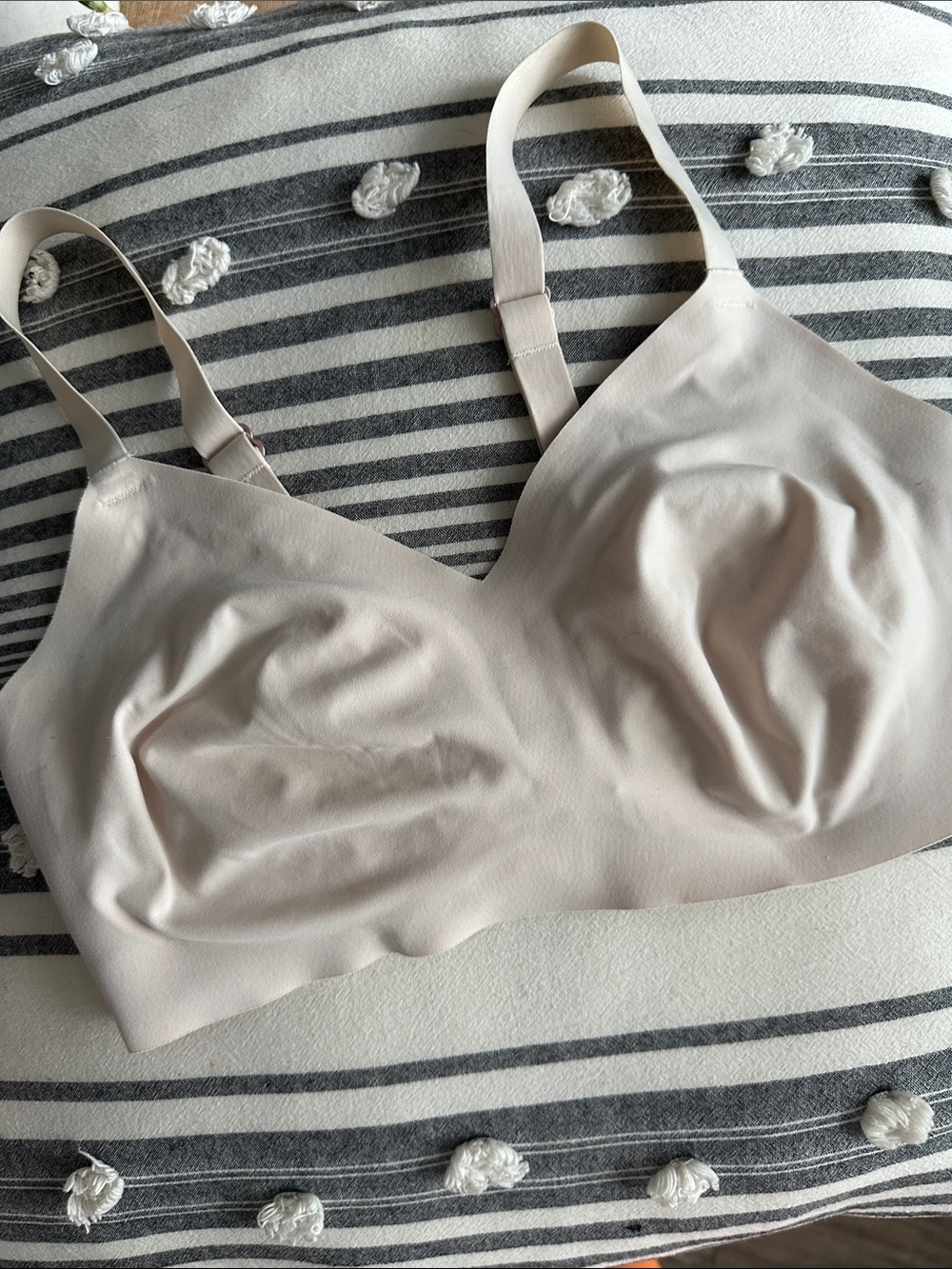 aerie Seamless Nude Light Beige Wireless Bra